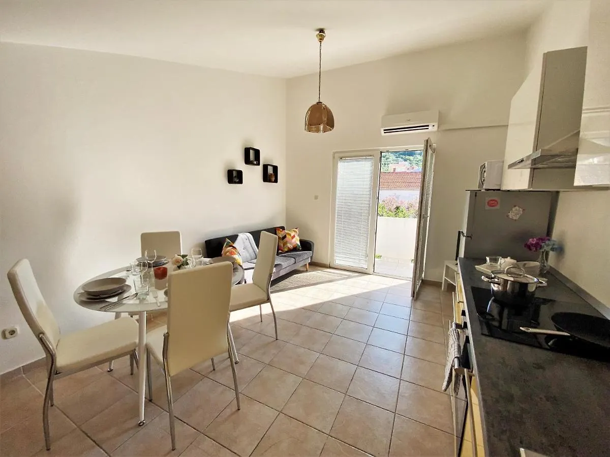 Central Apartments Preko