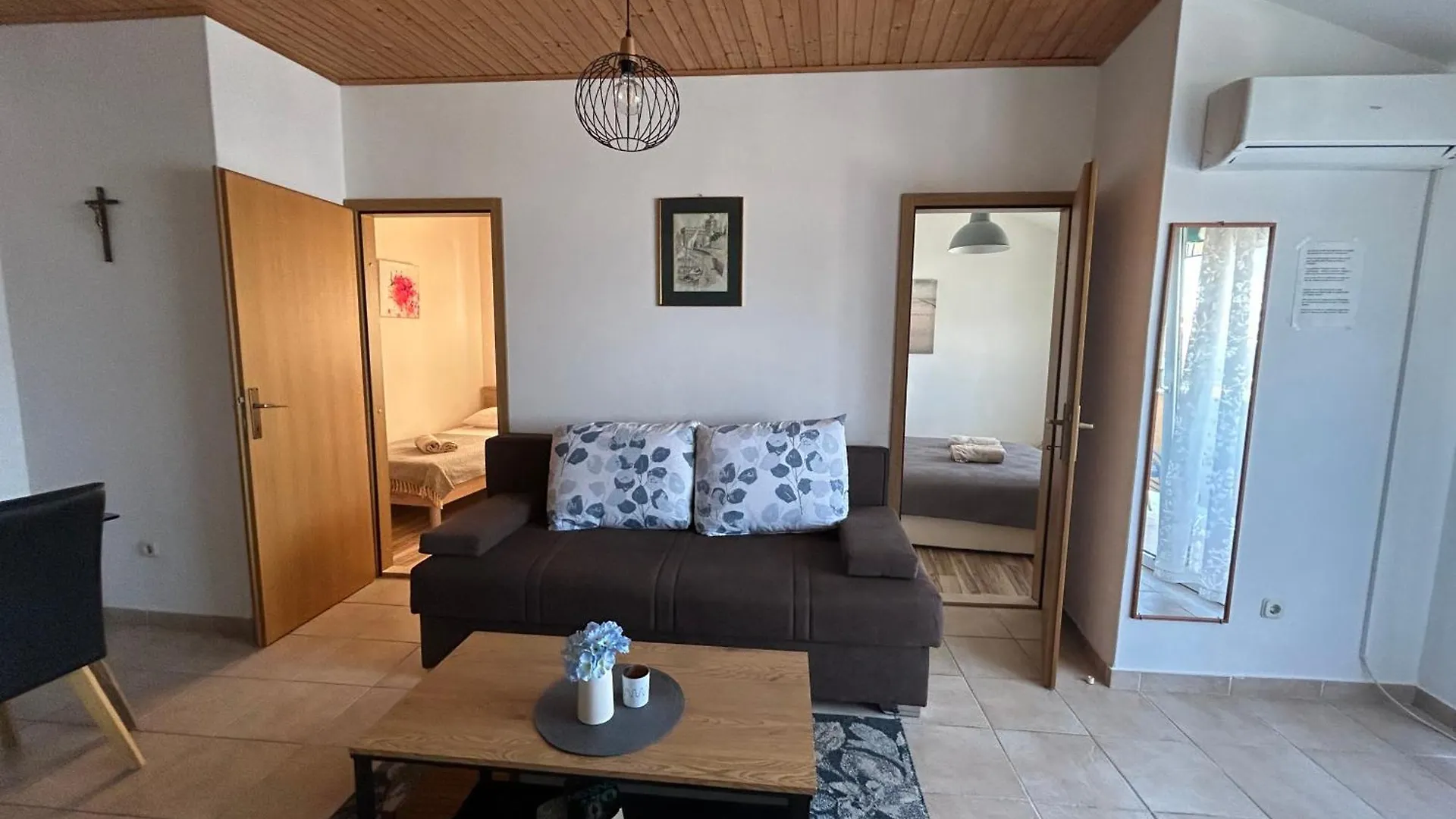 Central Apartments Preko